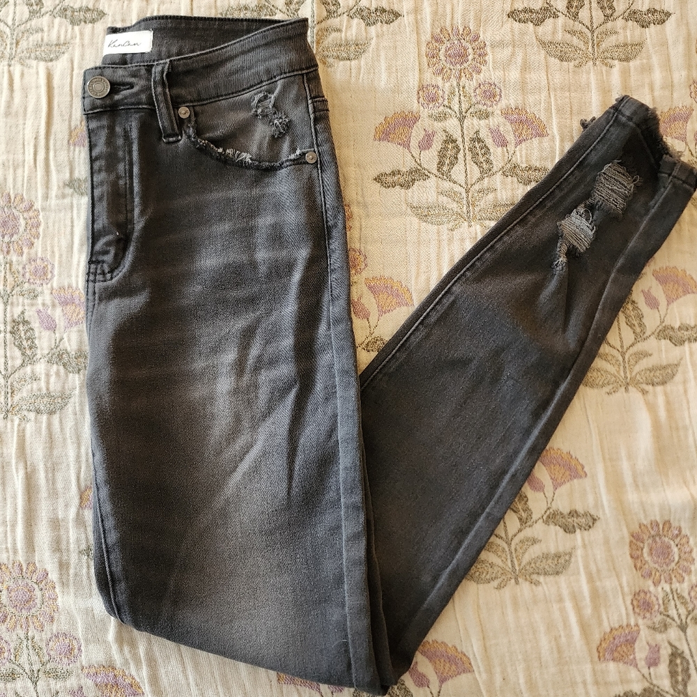 KanCan Jeans - Distressed High Rise Grey Wash Black Ankle Skinny jeans. Size 3.